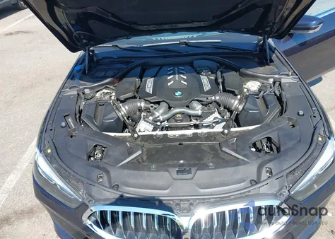 2021 BMW M850I xDrive z USA, uszkodzony, nr VIN WBAFY4C08MLF65557